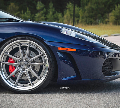 Фото дисков Strasse Wheels SV1 Deep Concave FS на Ferrari F430