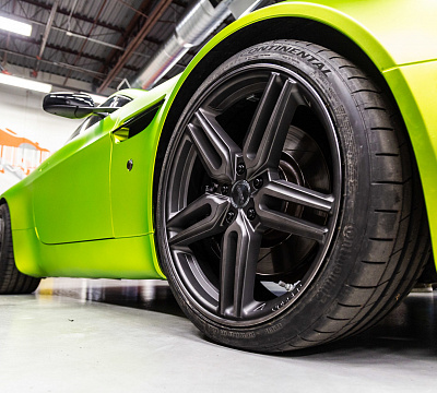 Фото дисков Vossen HF-1 на Aston Martin Vantage 3