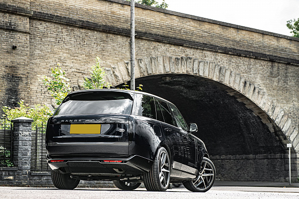 Фото дисков Kahn Type 52 RS Черный сатин на Land Rover Range Rover V