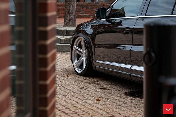 Фото дисков Vossen VFS-5 Серебро на Volkswagen Tiguan I
