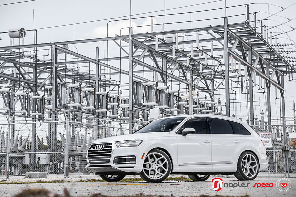 Фото дисков Vossen CG-205 Серебро на Audi Q7 (4M)