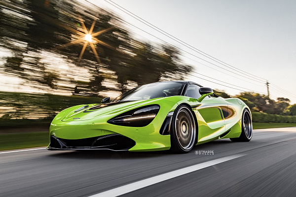 Фото дисков Strasse Wheels SV10M Deep Concave FS Черный глянец на McLaren 720S