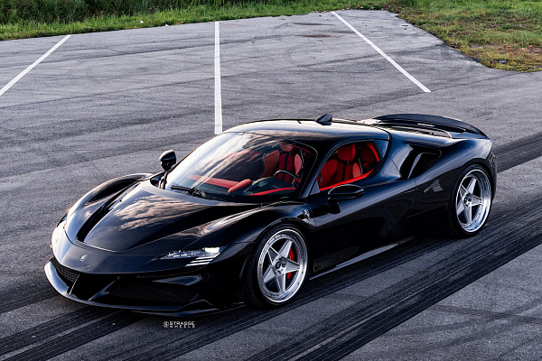 Фото дисков Strasse Wheels F5 Track Глянцевый лак на Ferrari SF90