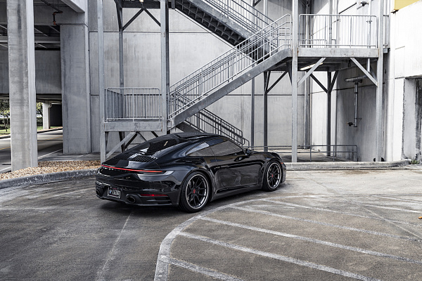 Фото дисков Strasse Wheels SV5 Deep Concave FS Черный сатин на Porsche 911 VIII