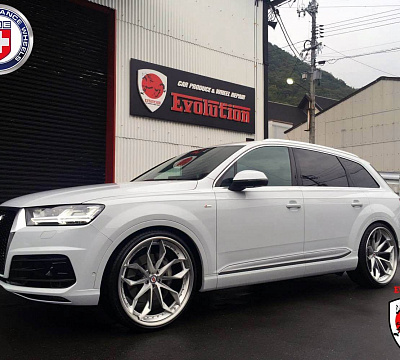 Фото дисков HRE S201 на Audi Q7 (4M)