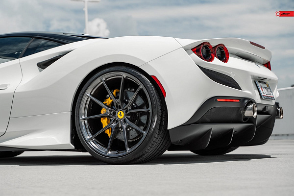 Фото дисков Anrky AN12 Глянцевый темный лак на Ferrari F8