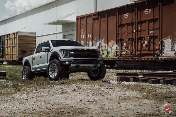 Фото дисков Vossen VFX-04 Глянцевый лак на Ford F-150 XIV