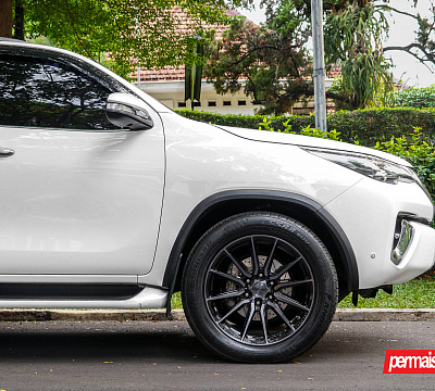 Фото дисков Vossen HF6-1 на Toyota Fortuner II