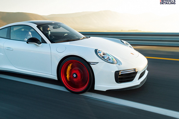 Фото дисков HRE P207 Красный сатин на Porsche 911 VII