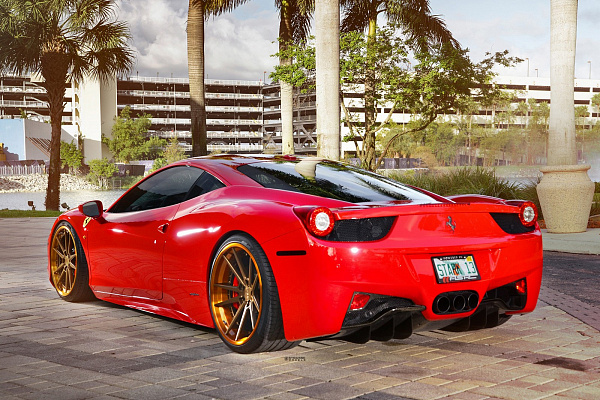 Фото дисков Strasse Wheels SV1 Deep Concave FS Другой цвет на Ferrari 458