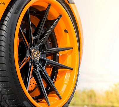 Фото дисков Strasse Wheels SV1 Deep Concave FS на McLaren 570S