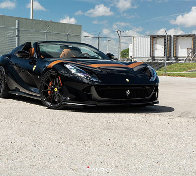 Фото дисков Anrky AN12 на Ferrari 812