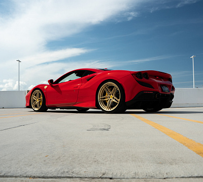 Фото дисков HRE S107SC на Ferrari F8