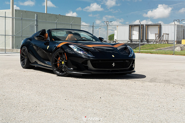 Фото дисков Anrky AN12 Черный сатин на Ferrari 812