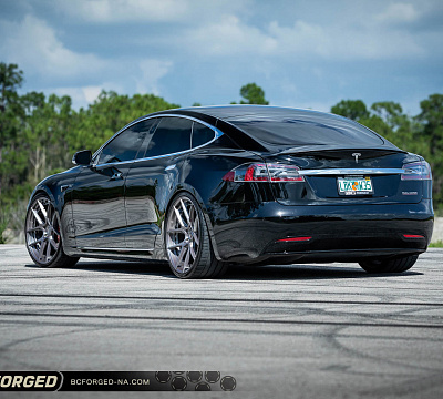 Фото дисков BC Forged HCA381 на Tesla Model S