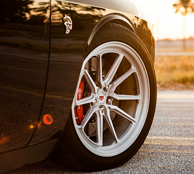 Фото дисков Vossen ML-X2 на Dodge Challenger III