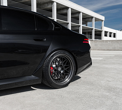 Фото дисков HRE 300 на BMW 5/M5 (G60/G90)