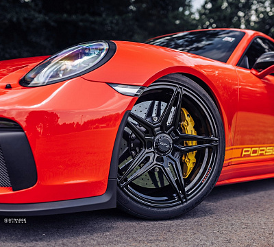 Фото дисков Strasse Wheels SV2 Deep Concave Monoblock на Porsche 911 VII