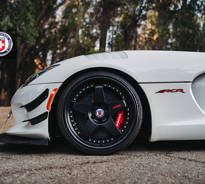 Фото дисков HRE C105 на Dodge Viper
