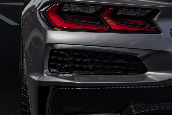 Фото дисков Brixton Forged RS01 Синий сатин на Chevrolet Corvette C8