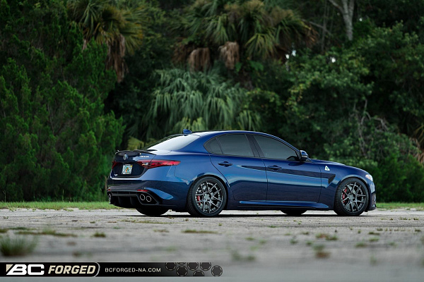 Фото дисков BC Forged HCA381 Сатиновый графит на Alfa Romeo Giulia II (952)