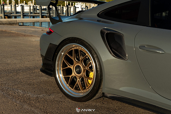 Фото дисков Anrky JDX-314 Сатиновое золото на Porsche 911 VII