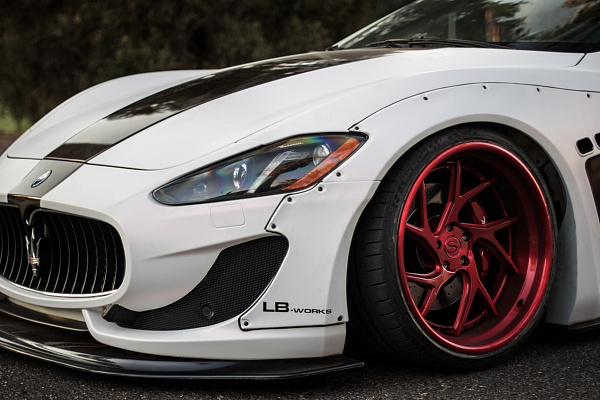 Liberty Walk Maserati Granturismo 