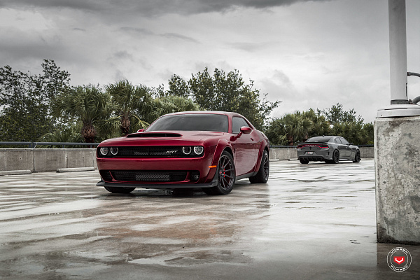 Фото дисков Vossen M-X2 Глянцевый темный лак на Dodge Challenger III