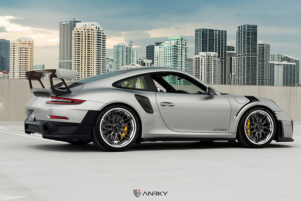 Фото дисков Anrky RS1 Черный глянец на Porsche 911 VII