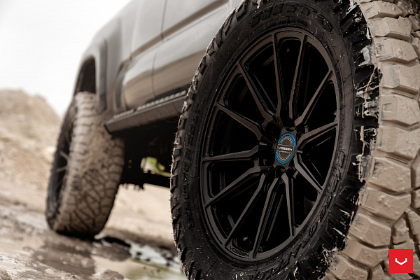 Фото дисков Vossen HF6-1 Черный сатин на Toyota Tacoma III