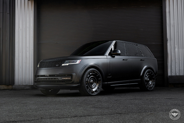 Фото дисков Vossen UV-7 Черный глянец на Land Rover Range Rover V