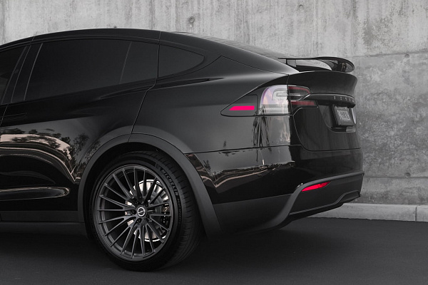 Фото дисков Brixton Forged PF20 R Сатиновый графит на Tesla Model X