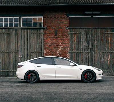 Фото дисков Vossen HF-3 на Tesla Model 3