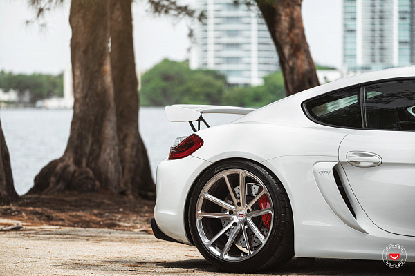 Фото дисков Vossen CG-203 Глянцевый лак на Porsche Cayman II