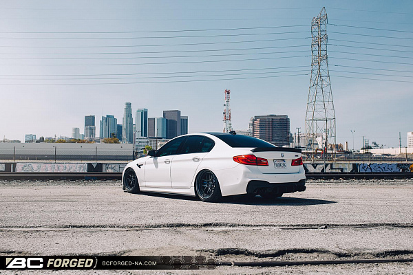 Фото дисков BC Forged LE52 // MLE52 Черный глянец на BMW 5/M5 (G30/F90)