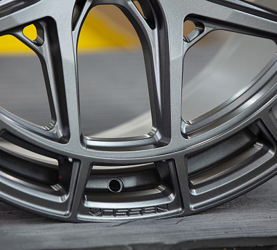 Vossen HFX-1 (5-Lug)