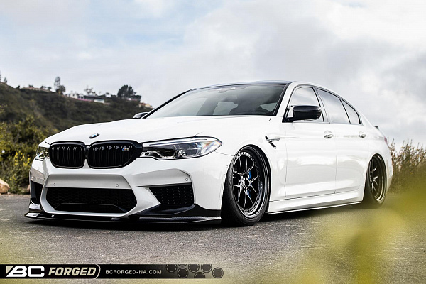 Фото дисков BC Forged LE52 // MLE52 Черный глянец на BMW 5/M5 (G30/F90)