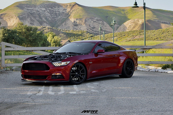 Фото дисков MRR M350 Черный глянец на Ford Mustang VI