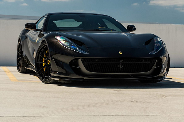 Фото дисков Anrky AN38 Черный сатин на Ferrari 812