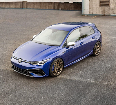 Фото дисков Bola FLV на Volkswagen Golf VIII