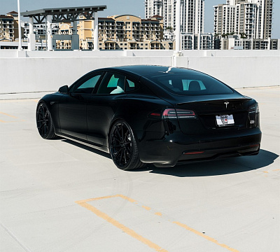 Фото дисков Anrky AN28 на Tesla Model S
