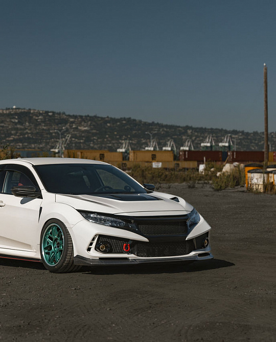 Фото дисков MR158 TSUBAKI Другой цвет на Honda Civic Type R FK8