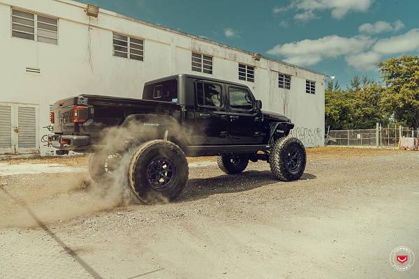 Фото дисков Vossen LC3-01 Черный сатин на Jeep Gladiator II (JT)