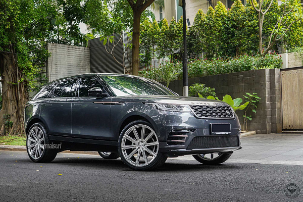Фото дисков Vossen UV-2 Глянцевый лак на Land Rover Range Rover Velar
