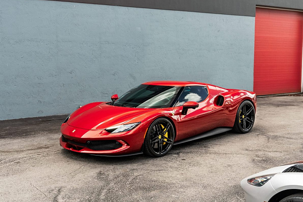 Фото дисков Anrky AN17 Черный глянец на Ferrari 296