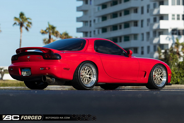 Фото дисков BC Forged LE81 // MLE81 Глянцевая шампань на Mazda RX-7 III