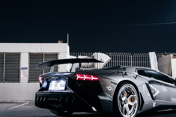 Фото дисков Brixton Forged NC01-R Серебро на Lamborghini Aventador
