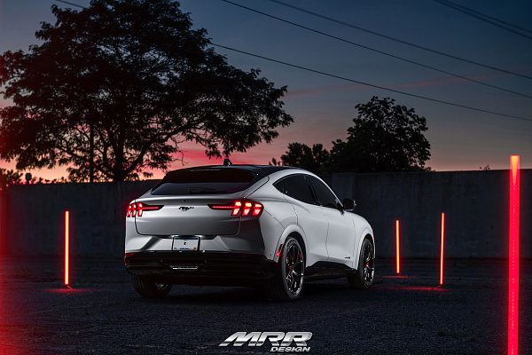 Фото дисков MRR FS06 Черный глянец на Ford Mustang Mach-E