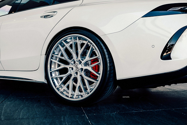 Фото дисков Strasse Wheels SV10M Deep Concave FS Глянцевый лак на Mercedes-Benz AMG GT I