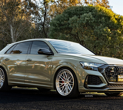 Фото дисков Strasse Wheels SV10M Deep Concave FS на Audi Q8
